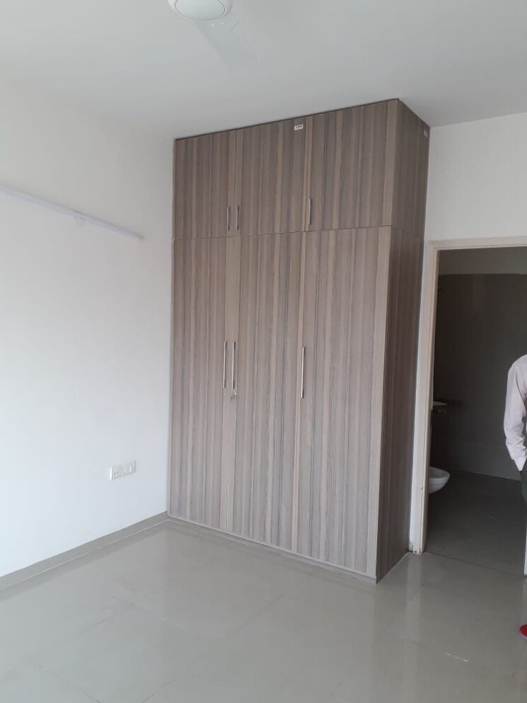 Bathroom, pioneer-park-phase-1 2 Bedroom 1300 Sq.Ft. Apartment In Sector 61 Gurgaon 8967833