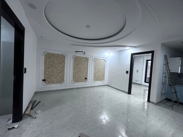 Room in 3 BHK Builder Floor at Fidato Honour Homes, Sector 89 – for Rent