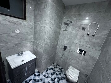 Bathroom in 3 BHK Builder Floor at Fidato Honour Homes, Sector 89 – for Rent