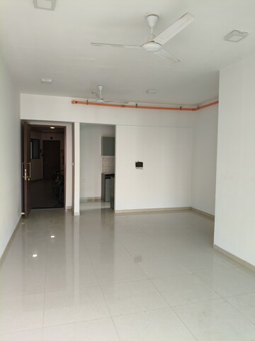 Room in 3 BHK Apartment at Kalpataru Immensa, Kolshet Road – for Rent