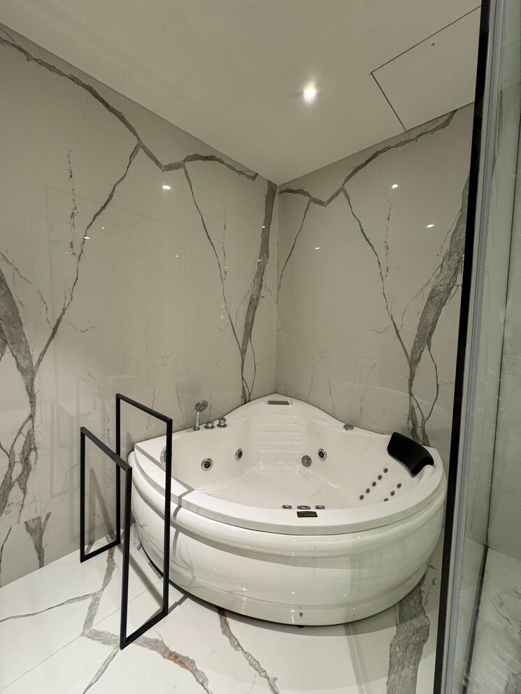 Bathroom, omkar-1973 4 Bedroom 3100 Sq.Ft. Apartment In Worli Mumbai 8967843