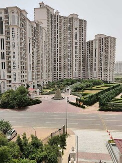 3 BHK Apartment For Sale in DLF Regal Gardens