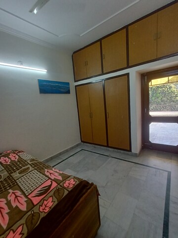 1 BHK Independent House For Rent in Sector 21