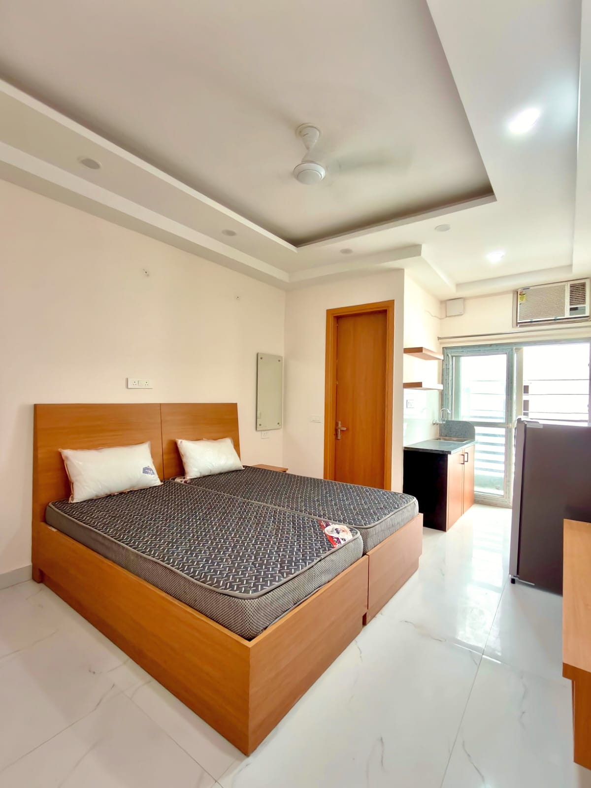 1 Rk  400 Sq.Ft. Builder Floor in SPAZE PALAZO