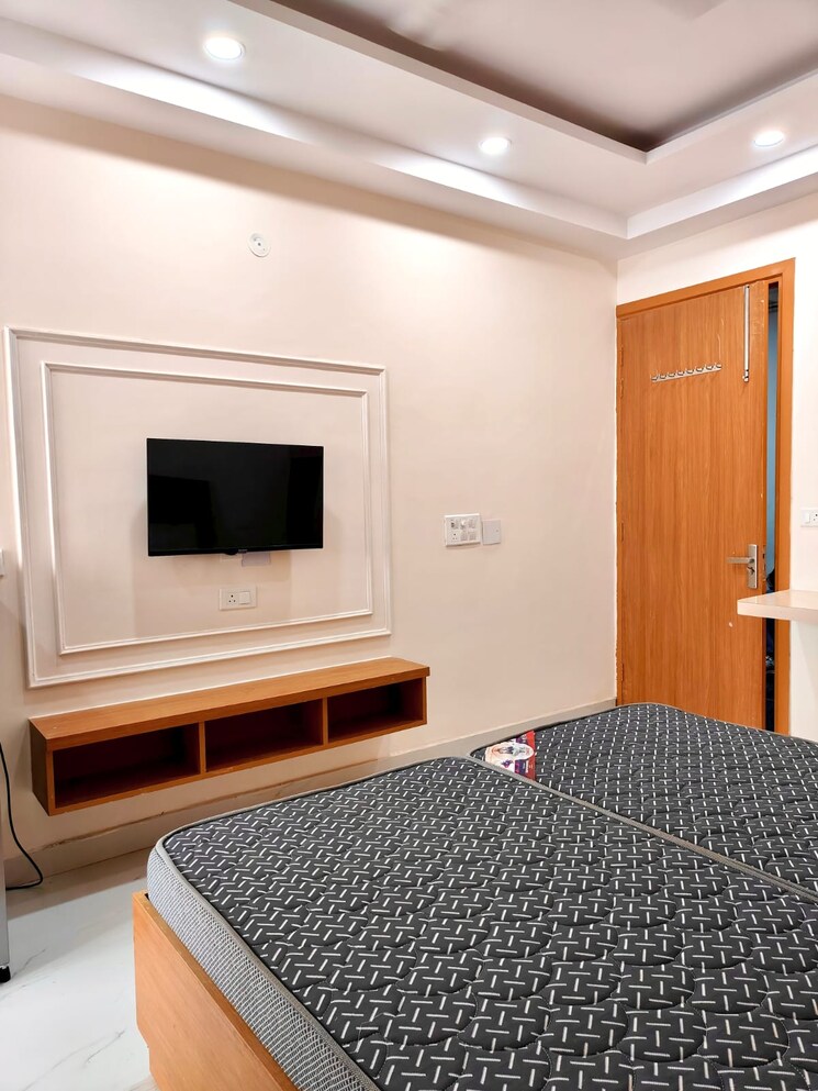 Bedroom, spaze-palazo 1 RK 400 Sq.Ft. Builder Floor In Sector 69 Gurgaon 8967856