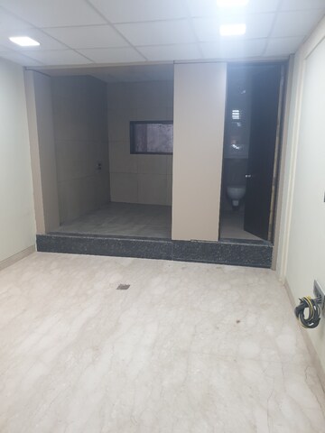 Room in  Shop at Fort – for Sale