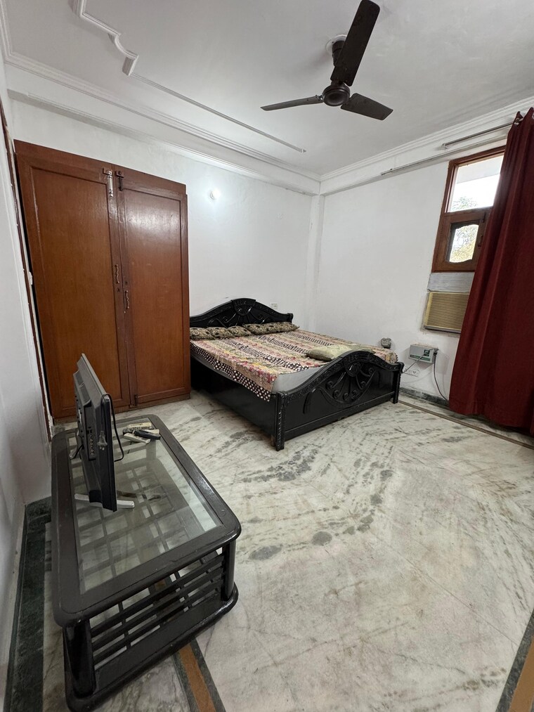 Living Room, unitech-south-city-1 3 Bedroom 240 Sq.Yd. Builder Floor In South City 1 Gurgaon 8967921