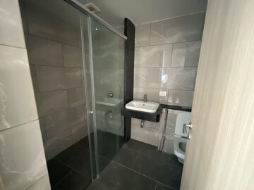 Bathroom in 4 BHK Apartment at Rustomjee Crown, Prabhadevi – for Rent