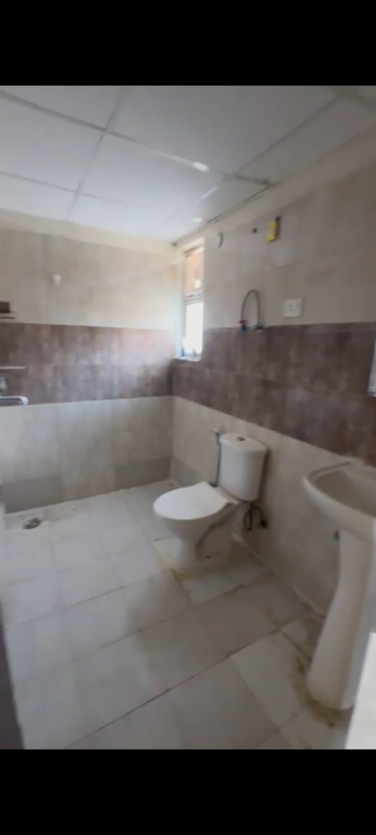 Bathroom, panchsheel-greens-ii 3 Bedroom 980 Sq.Ft. Apartment In Sector 16 Greater Noida Greater Noida 8967938