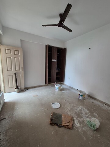 Room in 2 BHK Apartment at Jm Orchid, Sector 76 – for Sale