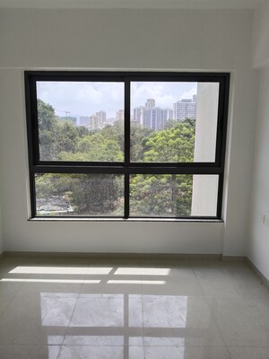 2 BHK Apartment For Sale in Kalpataru Immensa, Kolshet Road