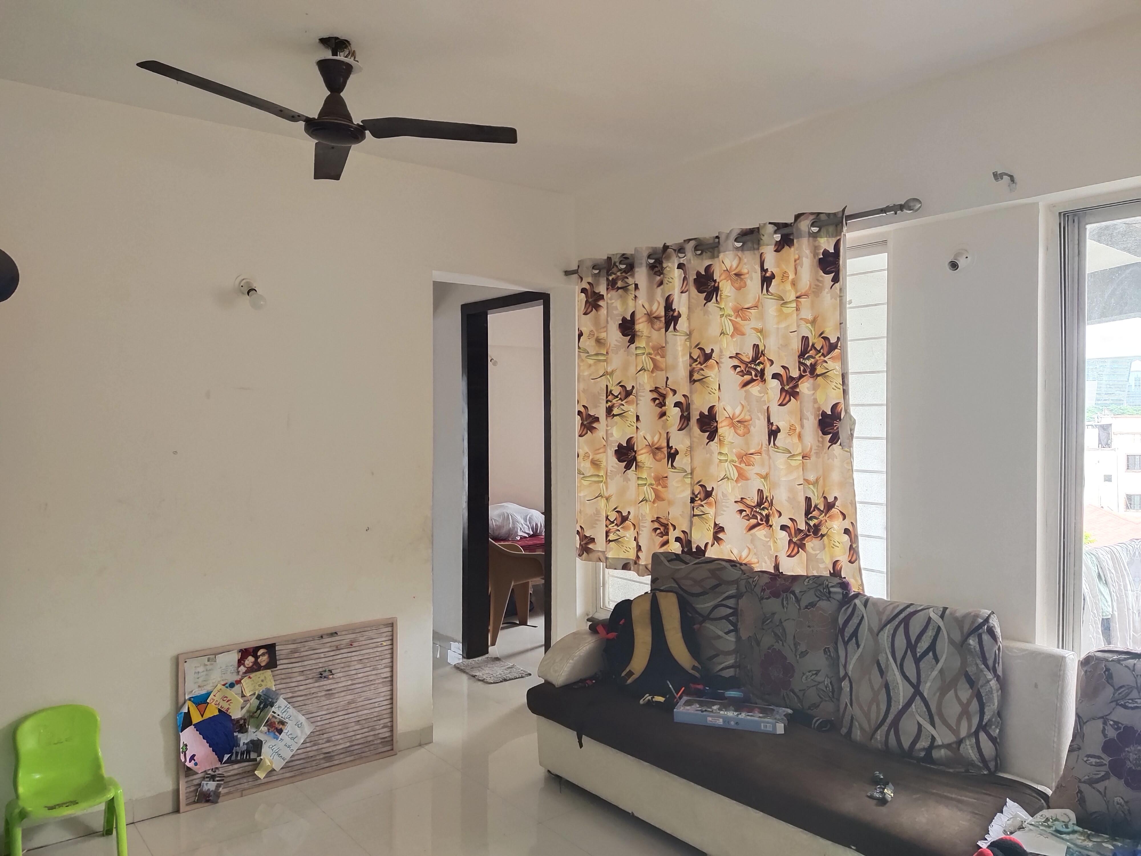 2 BHK + Extra Room Apartment For Sale in Esclare Royale