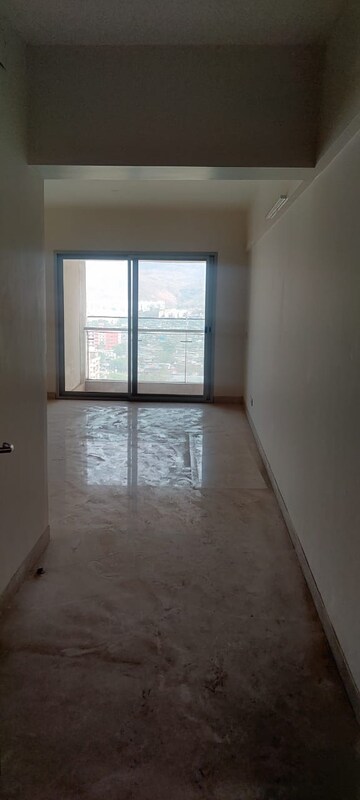 Room in 2.5 BHK Apartment at DB Woods, Goregaon East – for Rent