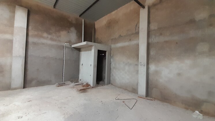 Room, dumartarai Commercial Warehouse 2600 Sq.Yd. In Dumartarai Raipur 8968015