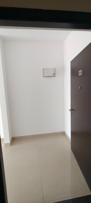 Room in 2.5 BHK Apartment at Ozone Urbana Pavilion, Devanahalli – for Sale