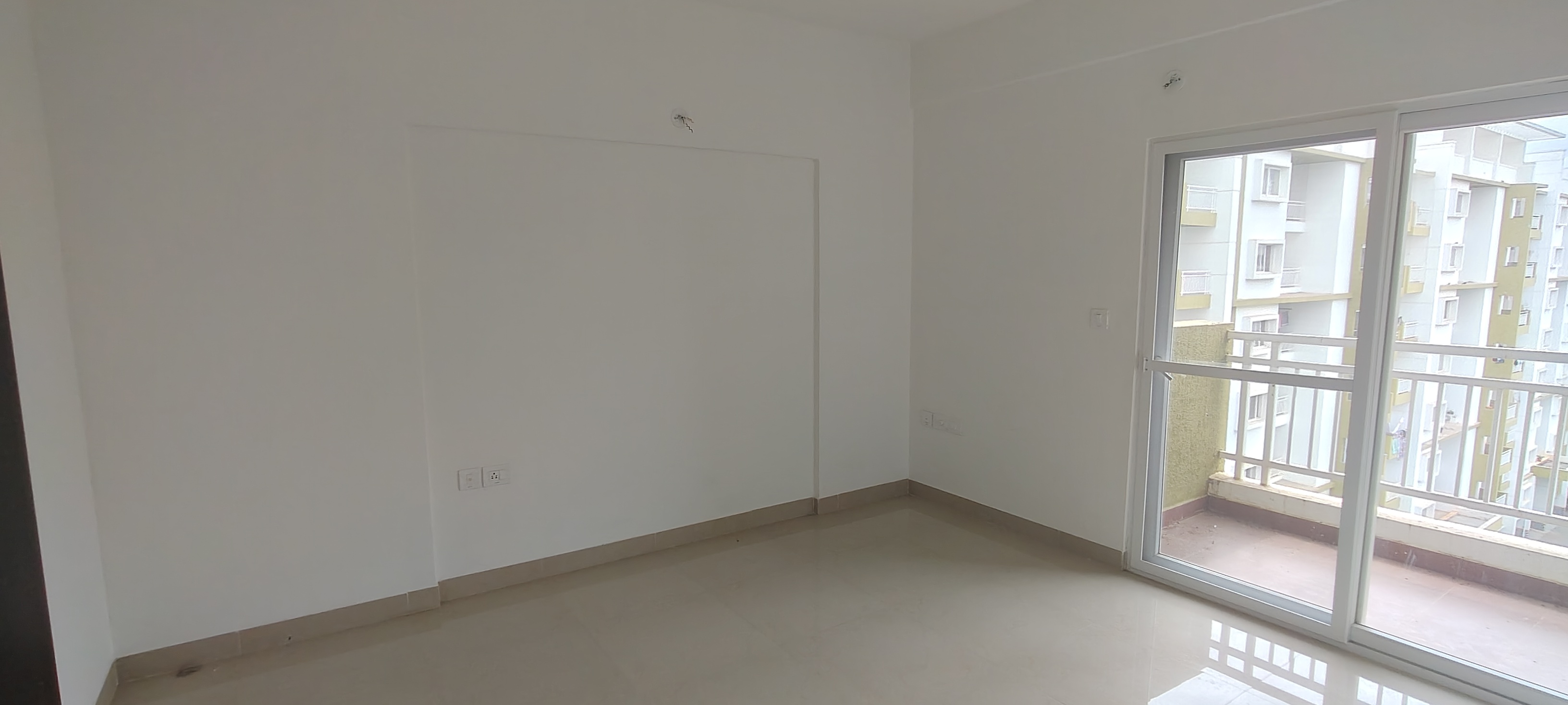 2.5 BHK Apartment For Sale in Ozone Urbana Pavilion