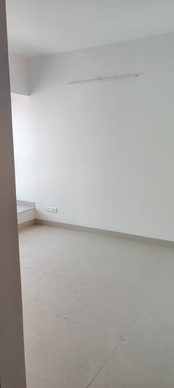 Room in 1 BHK Apartment at Vasundhara CHS Gokuldham, Gokuldham Colony – for Rent