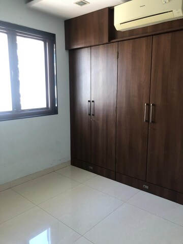 Room in 2 BHK Apartment at Sangita Apartments Colaba, Colaba – for Rent
