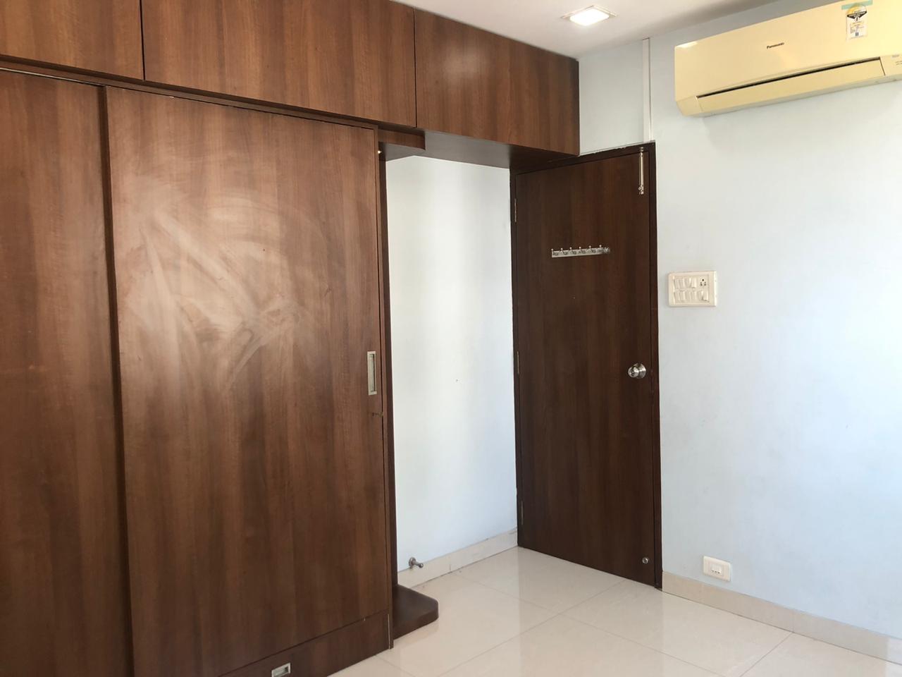 2 BHK Apartment For Rent in Sangita Apartments Colaba