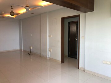 Room in 2 BHK Apartment at Sangita Apartments Colaba, Colaba – for Rent