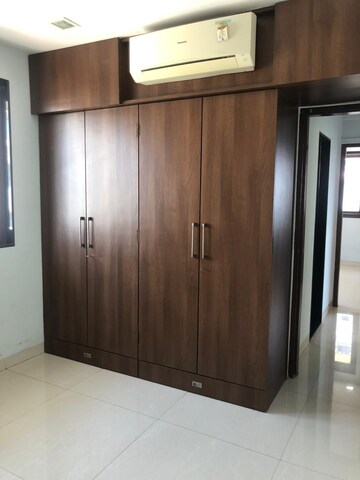 Room in 2 BHK Apartment at Sangita Apartments Colaba, Colaba – for Rent