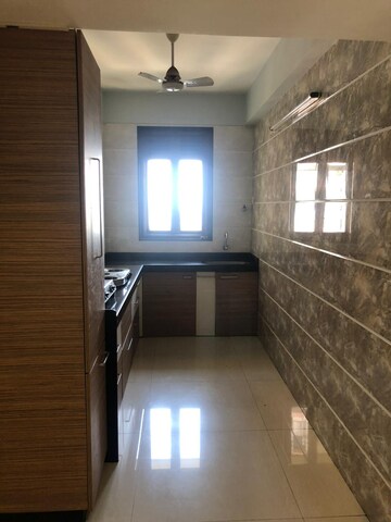 Room in 2 BHK Apartment at Sangita Apartments Colaba, Colaba – for Rent