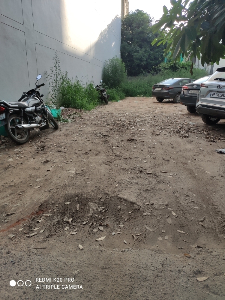 Plot For Sale in Sector 57