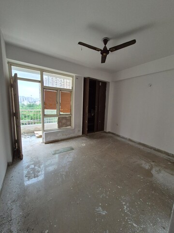 Room in 2 BHK Apartment at Ajnara Homes, Sector 16b Greater Noida – for Sale
