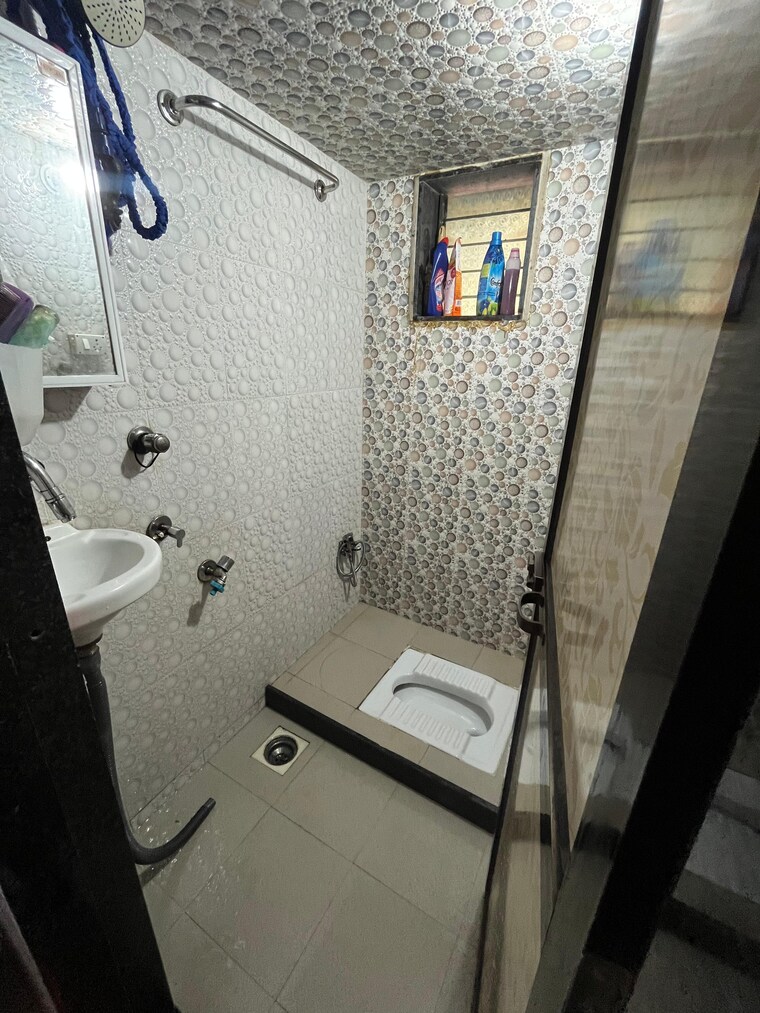 Bathroom, shanti nagar 1 Bedroom 480 Sq.Ft. Apartment In Shanti Nagar Mumbai 8968102