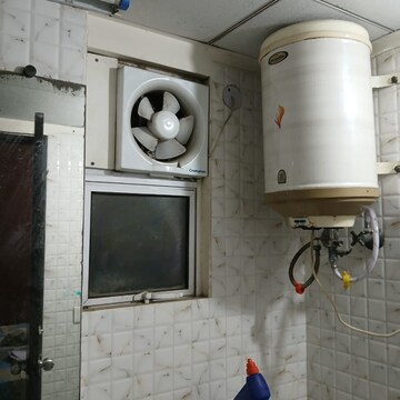 Bathroom in 2.5 BHK Apartment at Gaur City 2 - 12th Avenue, Sector 16c Greater Noida – for Rent