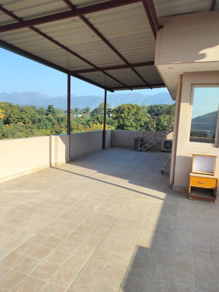Terrace, danda lakhond 3 Bedroom 81 Sq.Yd. Independent House In Danda Lakhond Dehradun 8968133