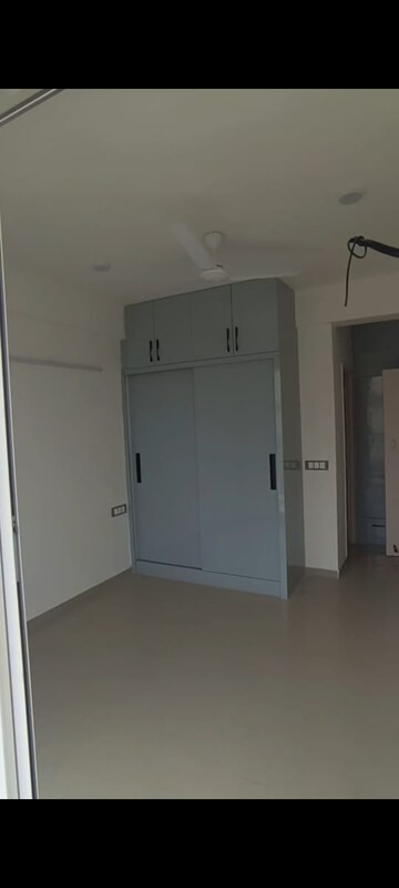 Room in 3 BHK Apartment at ROF Aalayas, Sector 102 – for Rent