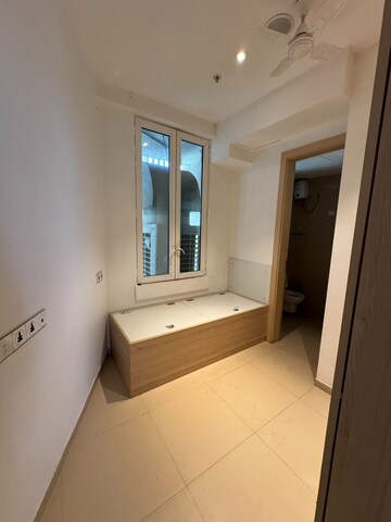 Room in 4 BHK Apartment at K Raheja Vivarea, Mahalaxmi – for Rent