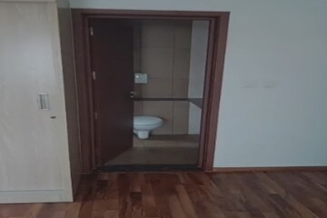 Room in 2.5 BHK Apartment at L&T Raintree Boulevard, Hebbal – for Rent