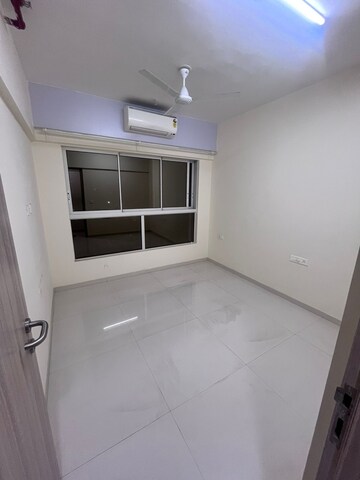 Room in 4 BHK Apartment at Wadhwa Dukes Horizon, Chembur – for Rent