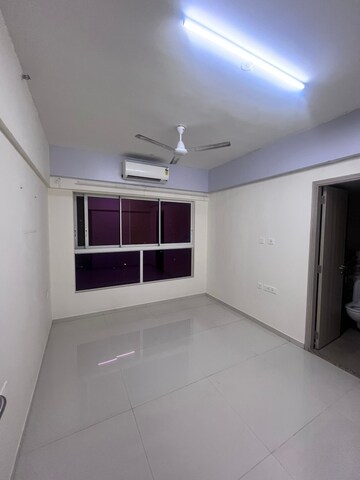 Room in 4 BHK Apartment at Wadhwa Dukes Horizon, Chembur – for Rent
