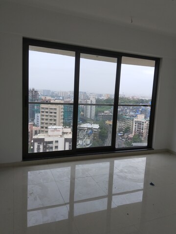 Room in 2 BHK Apartment at Naman Habitat, Andheri West – for Rent