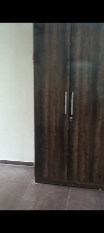 Furnished Amenities in 3 BHK Apartment at Land Craft Golf Links Villa, Pandav Nagar – for Sale