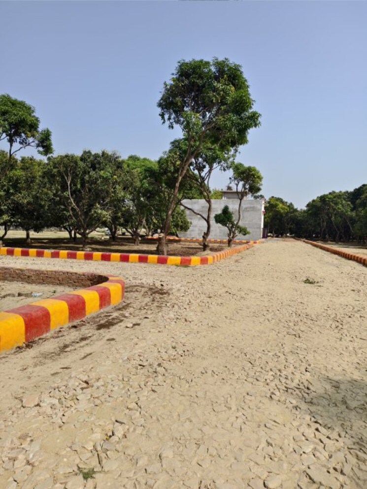 Nearby, mohan road  1000 Sq.Ft. Plot In Mohan Road Lucknow 8968100