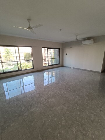 4 BHK Apartment For Rent in Paradigm Artteza, Santacruz West