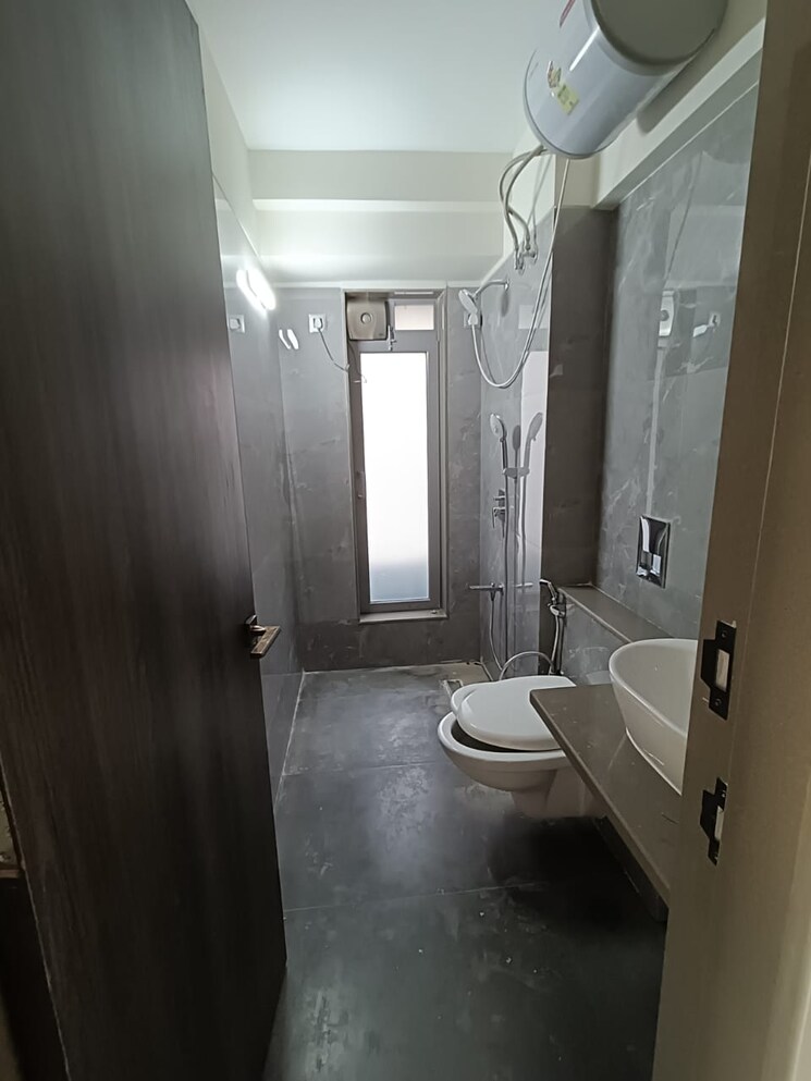 Bathroom, paradigm-artteza 4 Bedroom 1350 Sq.Ft. Apartment In Santacruz West Mumbai 8968289