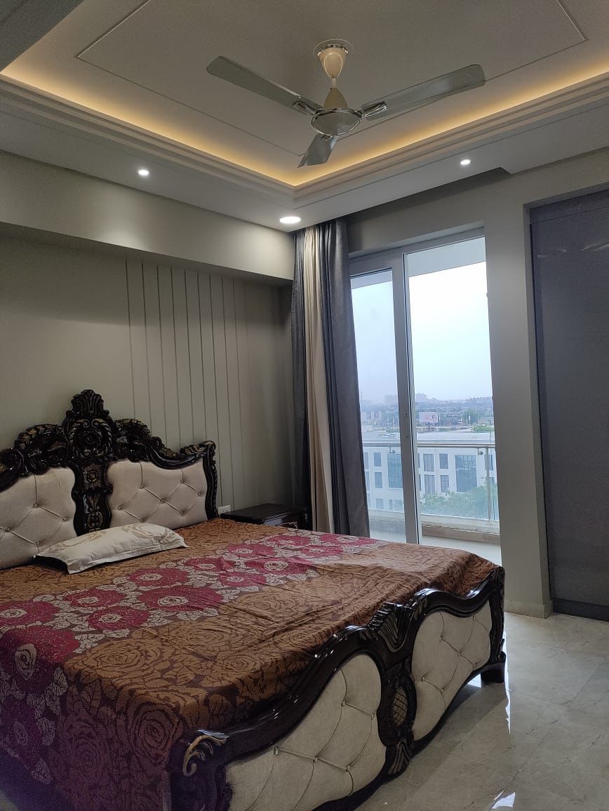 3.5 BHK + Pooja Room,Servant Room Apartment For Rent in Rps Palms