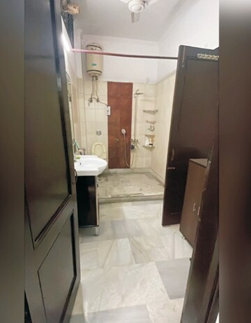 Bathroom in 3 BHK Builder Floor at Pitampura – for Rent