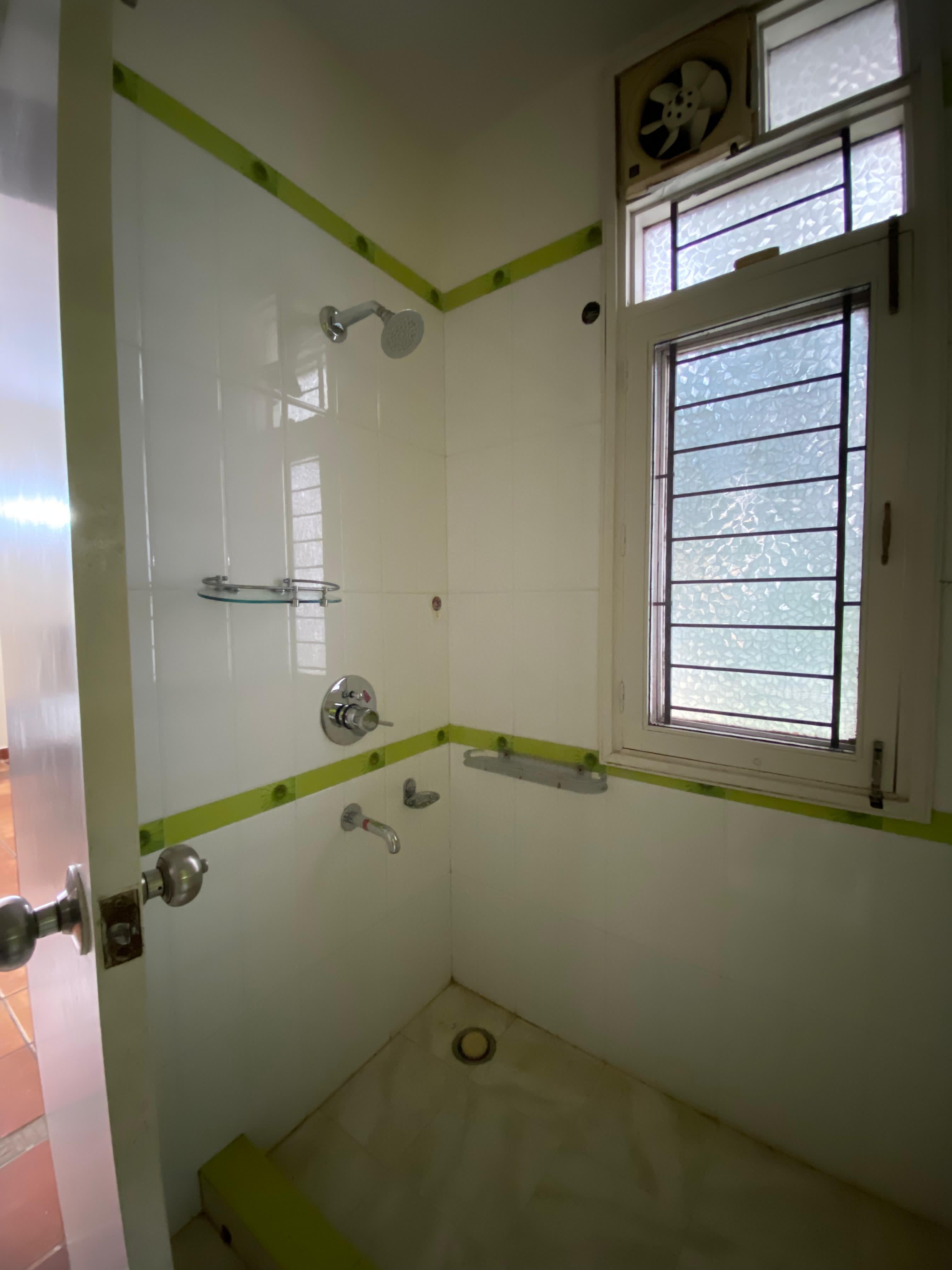 4 BHK + Servant Room Villa For Rent in Green Wood City