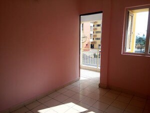 Room in 2 BHK Apartment at Shrachi Greenwood Elements, Rajarhat New Town – for Sale