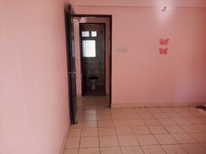 Room in 2 BHK Apartment at Shrachi Greenwood Elements, Rajarhat New Town – for Sale