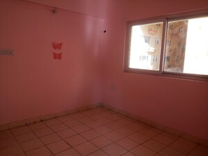 Room in 2 BHK Apartment at Shrachi Greenwood Elements, Rajarhat New Town – for Sale