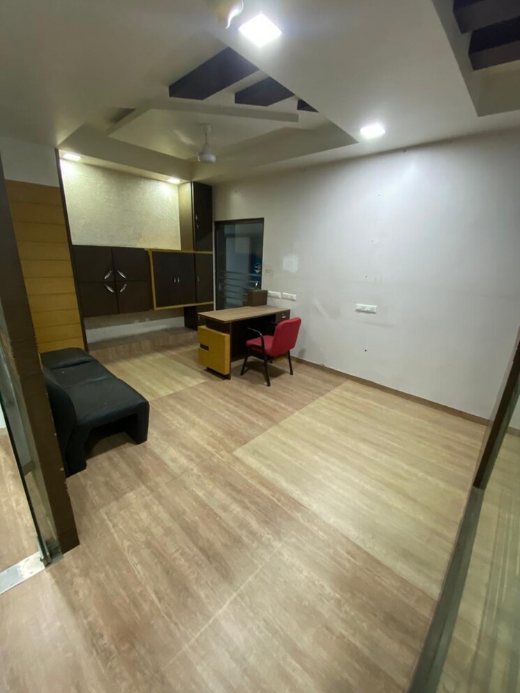 Room, sola Commercial Office Space 1441 Sq.Ft. In Sola Ahmedabad 8968346