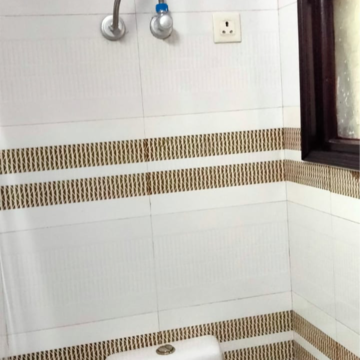 Bathroom in 6 BHK Independent House at RWA Apartments Sector 30, Sector 30 – for Sale