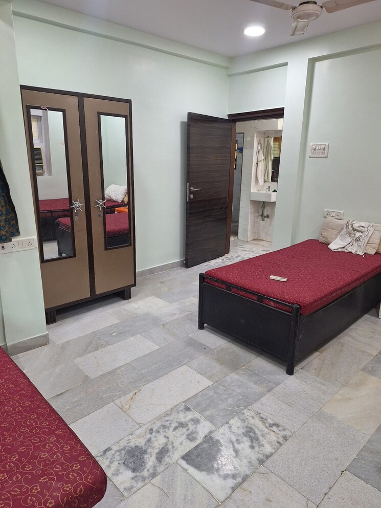 Bedroom, andheri east Pg For Girls In Andheri East 8968378